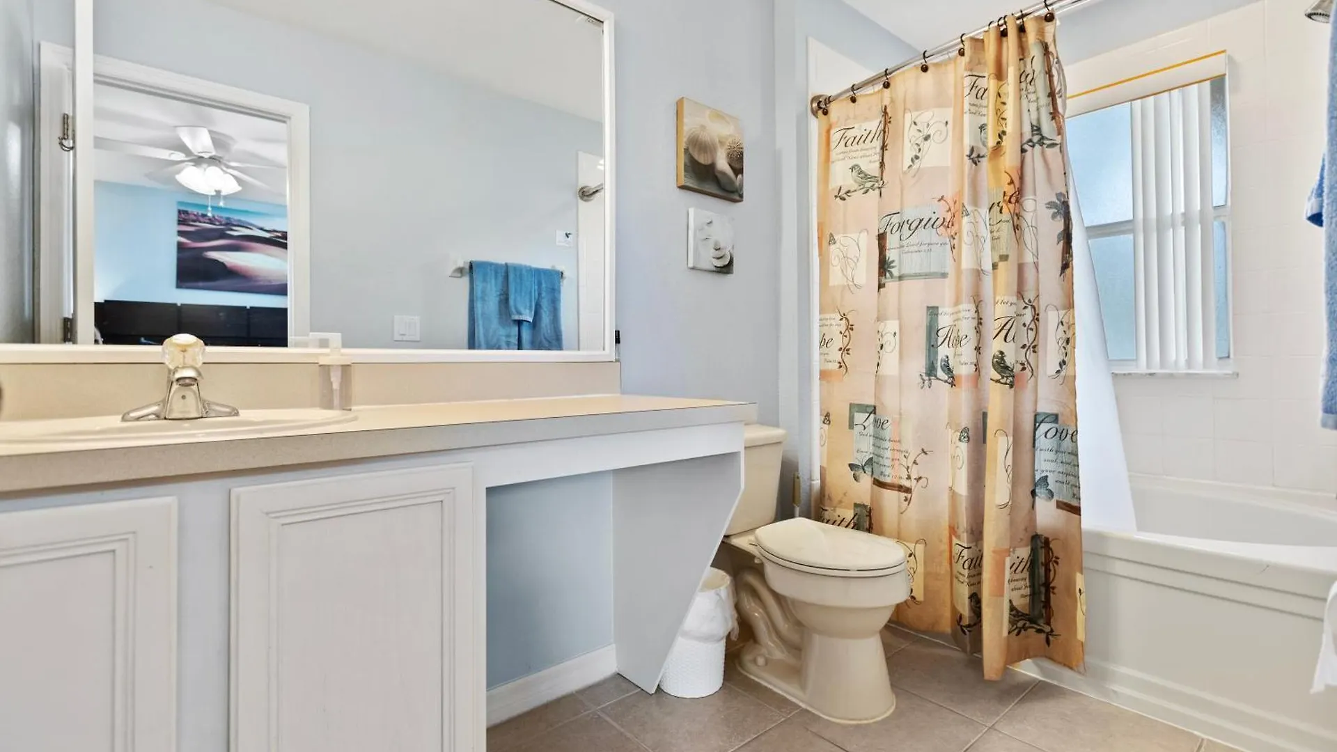 Great Town Home With Lazy River Ντάβενπορτ